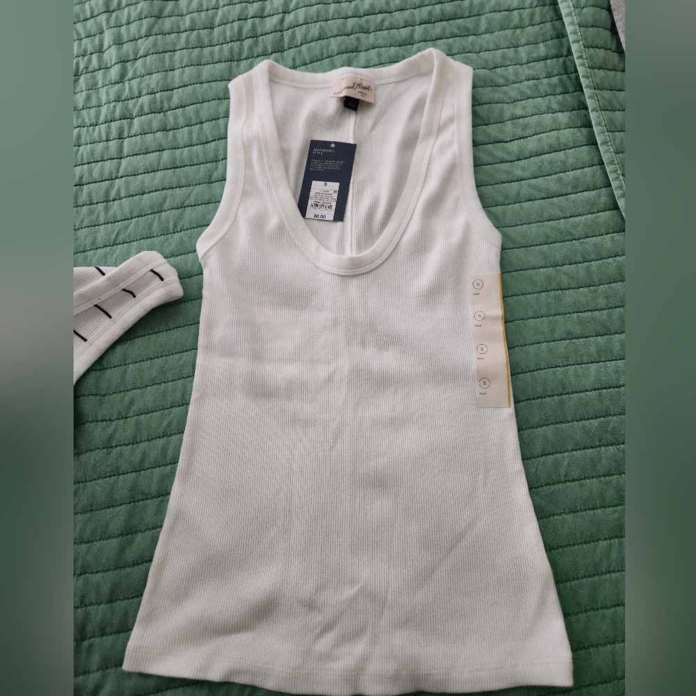 Women's Ribbed Tank Tops, V-Neck Tank Top, Bundle Of Size small Tank Tops - Picture 8 of 9